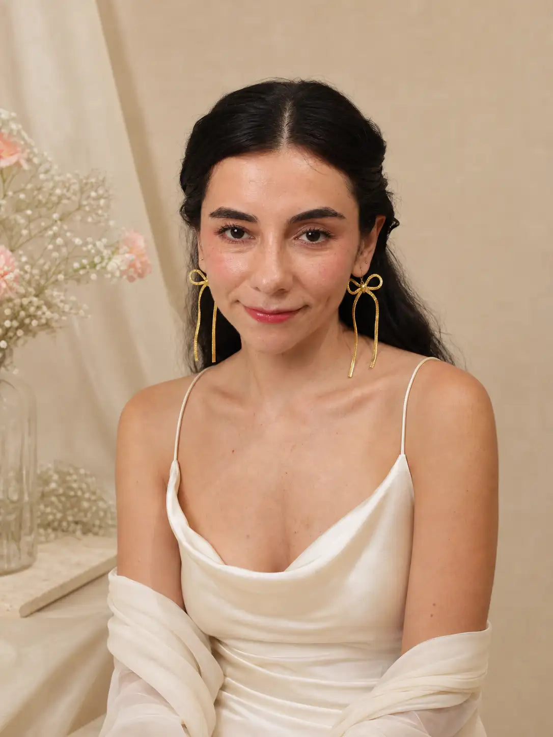 Lazo Dorado – Aretes largos en acero inoxidable
