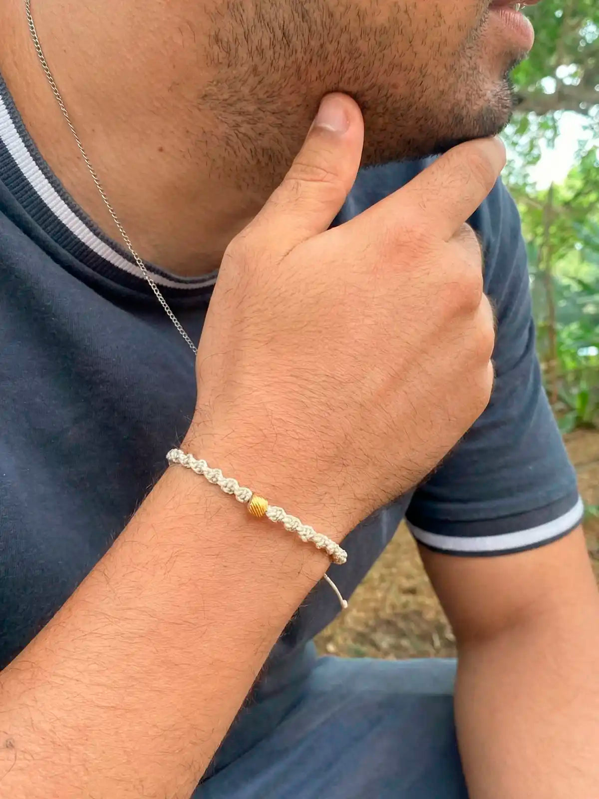 Pulso Calmado – Pulsera unisex tipo macramé