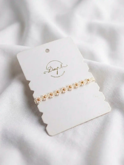 Días Bonitos – Pulsera tejida con flores pequeñas