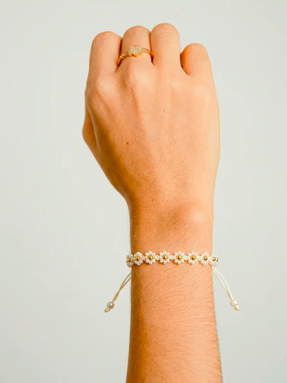 Días Bonitos – Pulsera tejida con flores pequeñas